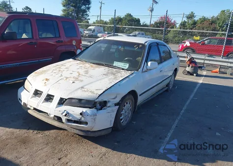 1995 Honda Accord Lx/Ex from USA, damaged, VIN 1HGCD5630SA130245